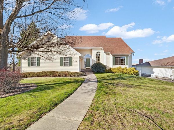 640 SE Crestview St, Pullman, WA 99163