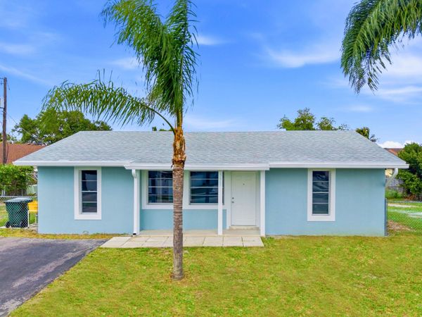 5669 S 35th Court, Greenacres, FL 33463