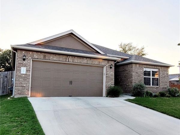 300 Bright Star LN, Georgetown, TX 78628