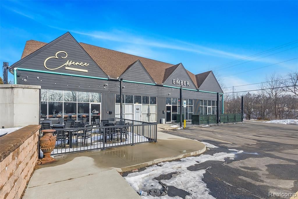 4127 Orchard Lake Rd , Orchard Lake Village, MI 48323 Main Photo