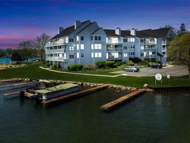 3565 Port Cove Drive , Waterford Twp, MI 48328