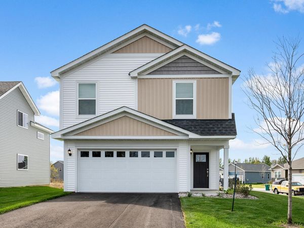 607 Redwood Loop N, Cambridge, MN 55008