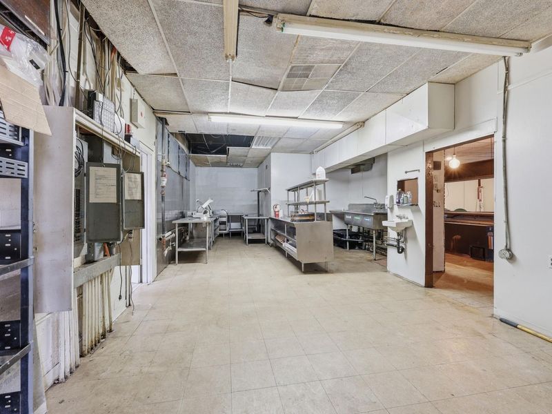 606 W Church Street, Newark, OH 43055 Photo 10