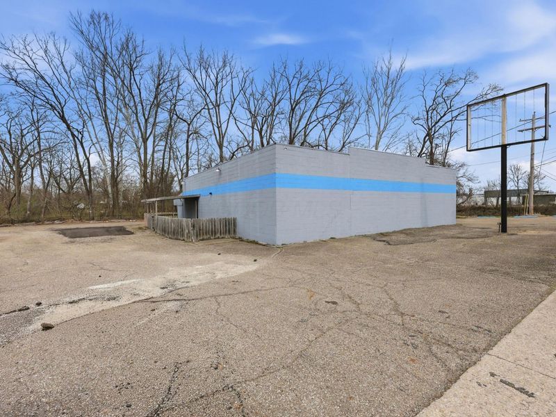 606 W Church Street, Newark, OH 43055 Photo 2