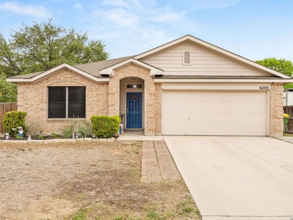 8203 Ellerston, Selma, TX 78154