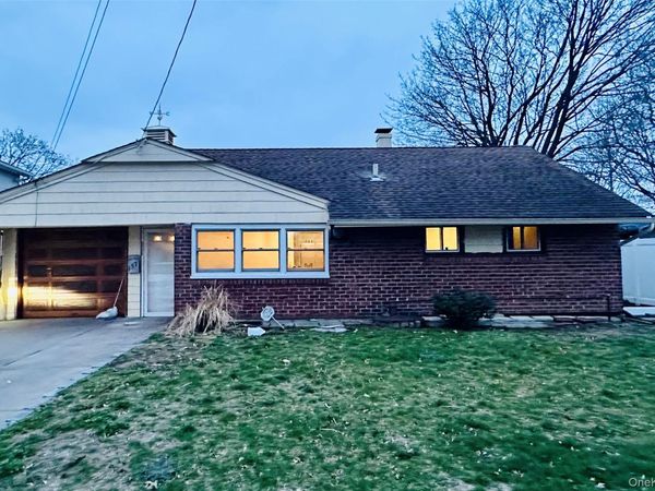 157 3rd Street , Hicksville, NY 11801