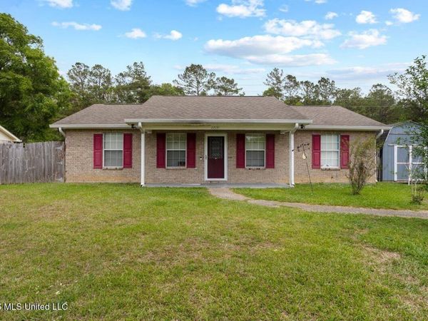 22030 Rayvan Lane, Kiln, MS 39556