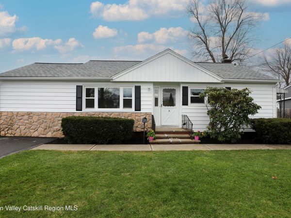 11 Mountain View Avenue, Saugerties, NY 12477