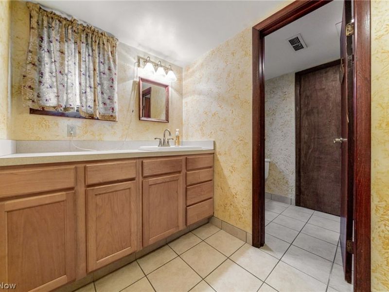 2984 Erich Drive, Willoughby Hills, OH 44092 Photo 12