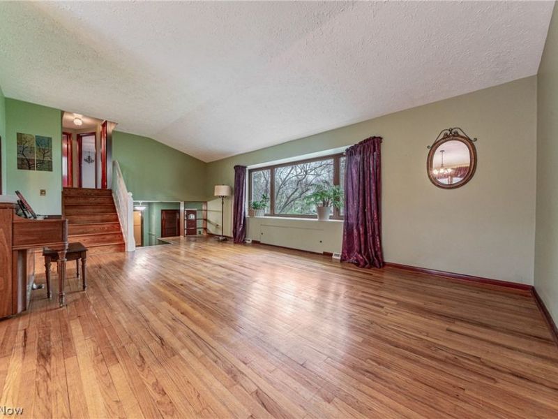 2984 Erich Drive, Willoughby Hills, OH 44092 Photo 4