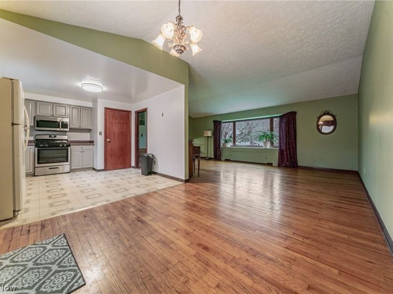 2984 Erich Drive, Willoughby Hills, OH 44092 Photo 5