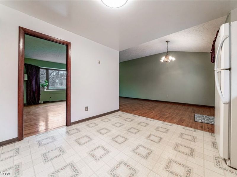 2984 Erich Drive, Willoughby Hills, OH 44092 Photo 8