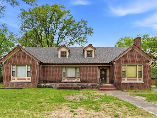 981 N MCLEAN BLVD, Memphis, TN 38107