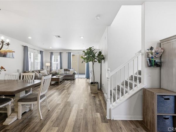 27471 Poppy Court, Saugus, CA 91350