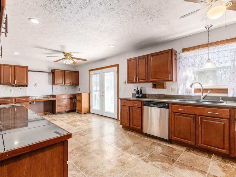 1328 Hilton Drive, Reynoldsburg, OH 43068 Photo 14