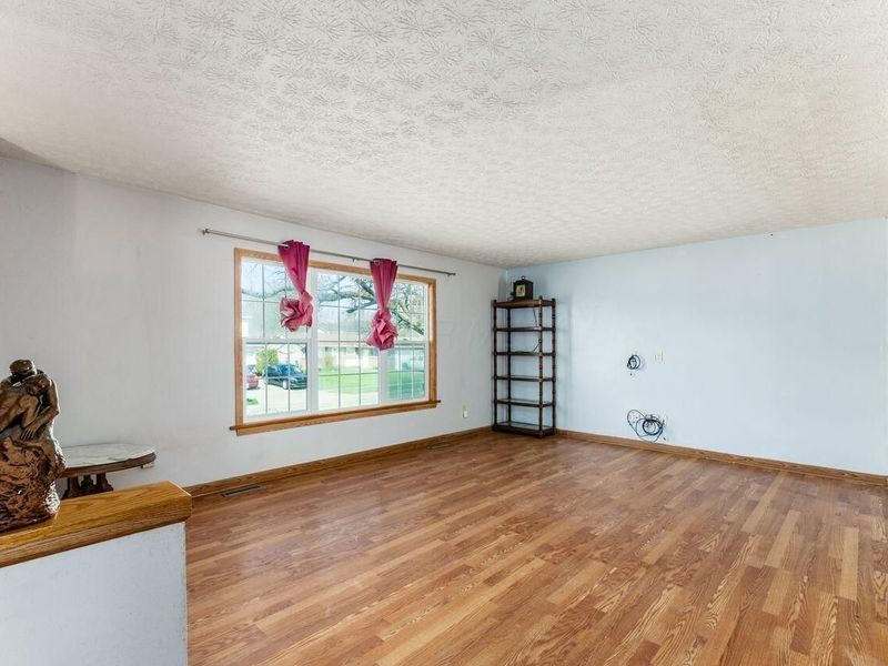 1328 Hilton Drive, Reynoldsburg, OH 43068 Photo 5