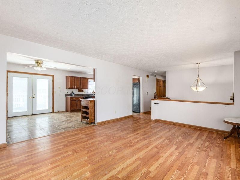 1328 Hilton Drive, Reynoldsburg, OH 43068 Photo 6