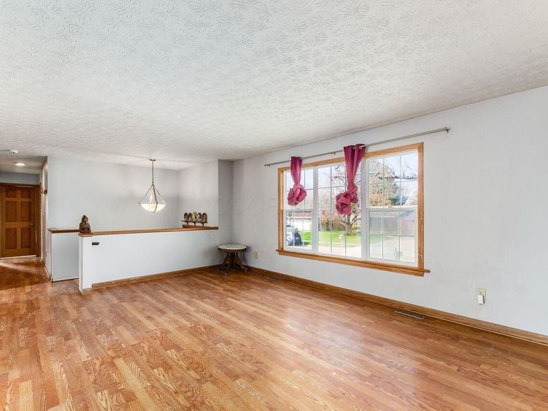 1328 Hilton Drive, Reynoldsburg, OH 43068 Photo 7