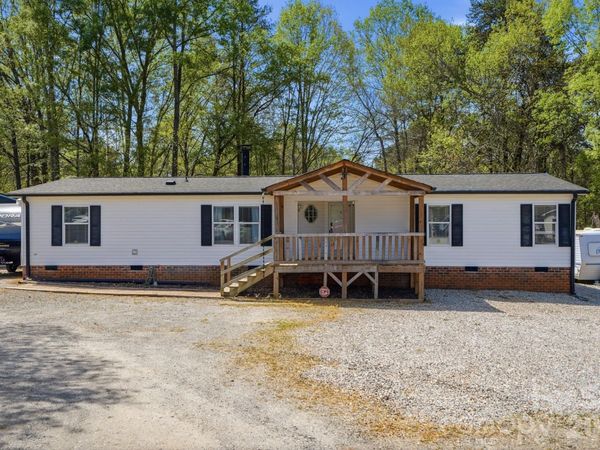 605 Ridgewood Court, Mount Holly, NC 28120