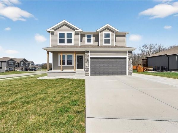 1201 SW Burns Court, Oak Grove, MO 64075