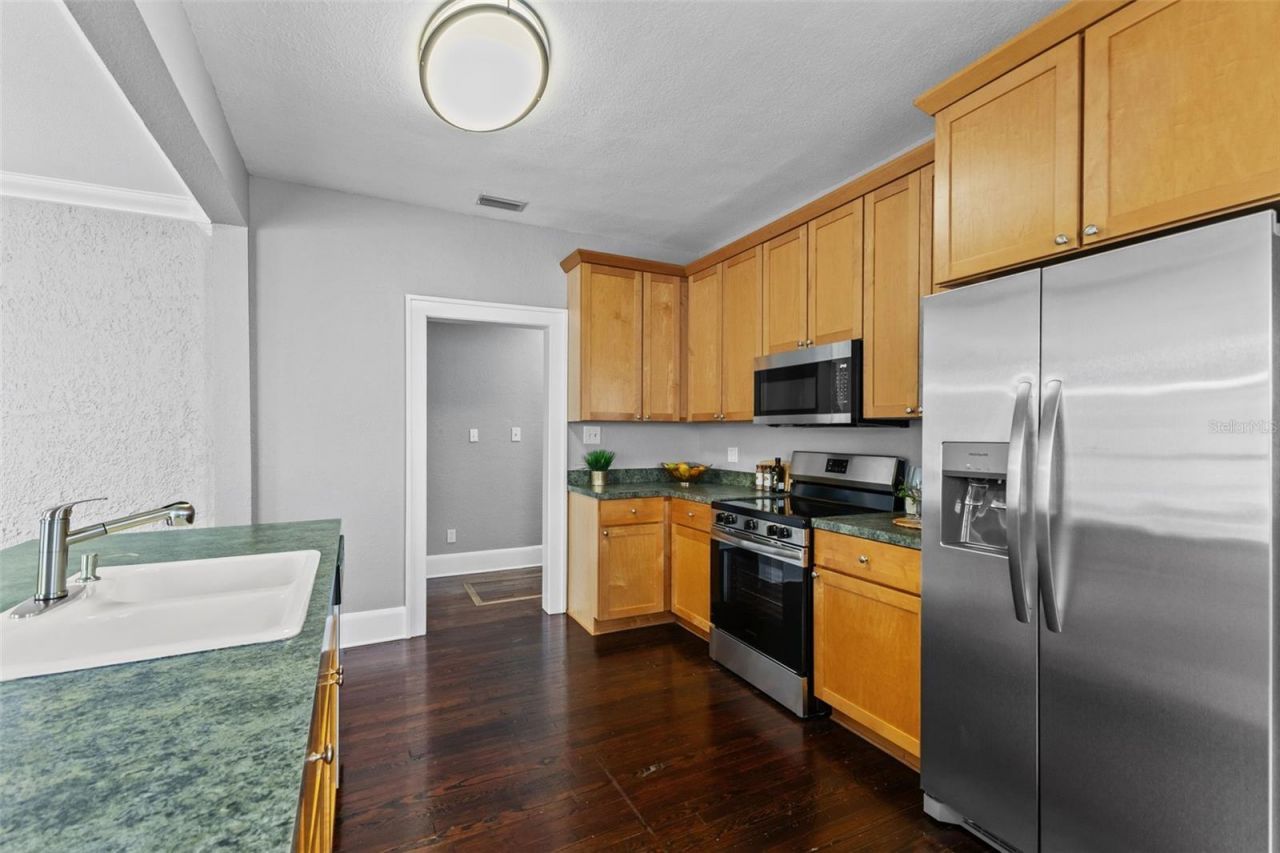 305 W Frierson Avenue , Tampa, FL 33603 Photo