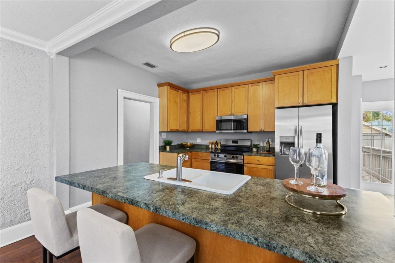 305 W Frierson Avenue , Tampa, FL 33603 Photo