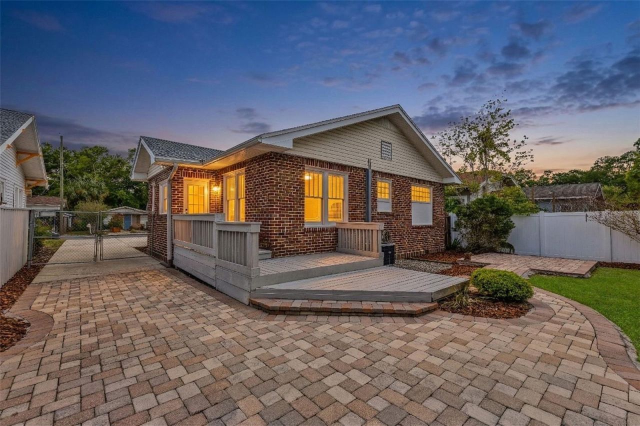 305 W Frierson Avenue , Tampa, FL 33603 Photo