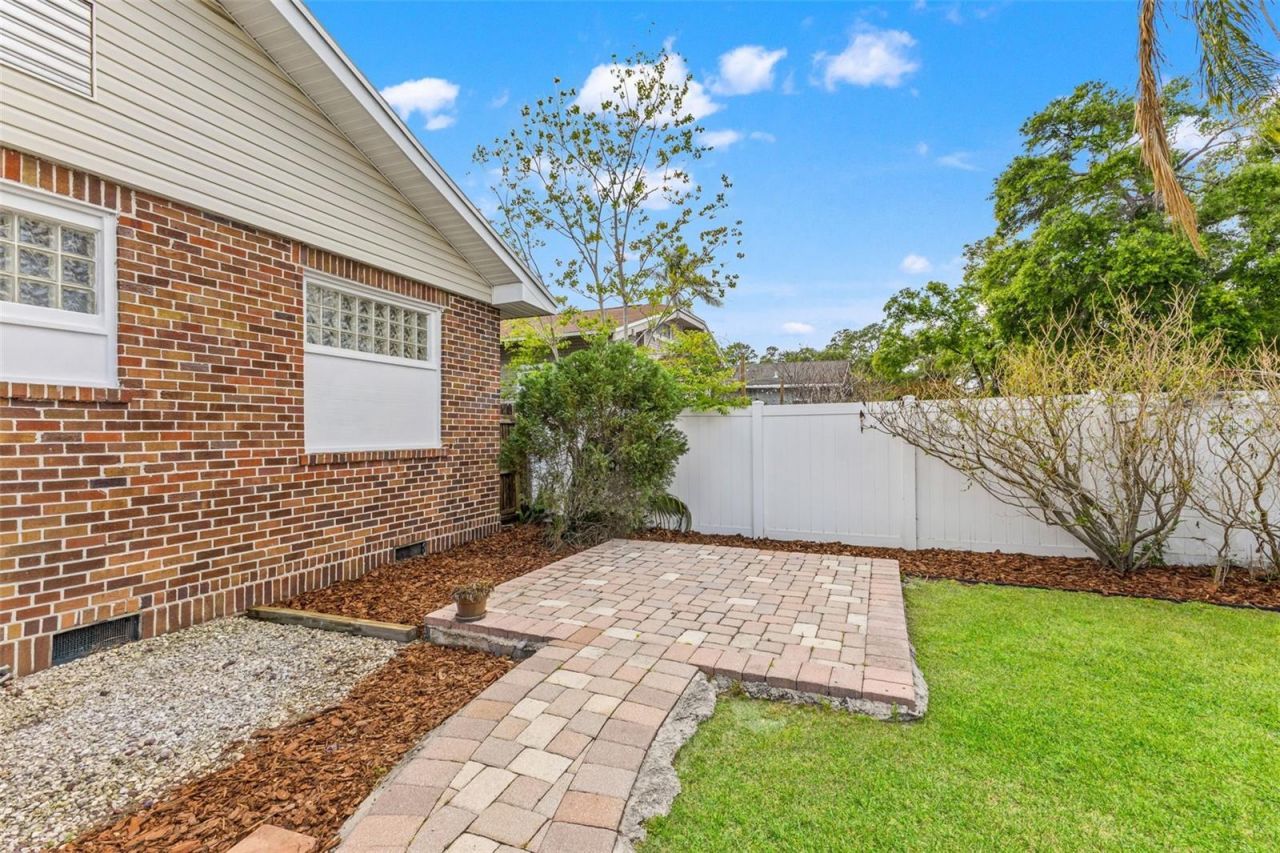 305 W Frierson Avenue , Tampa, FL 33603 Photo