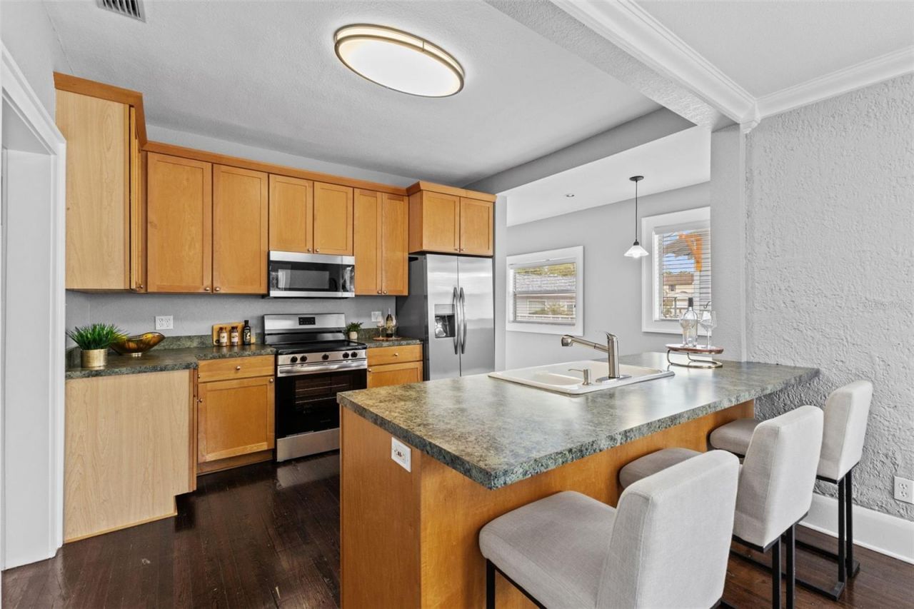 305 W Frierson Avenue , Tampa, FL 33603 Photo