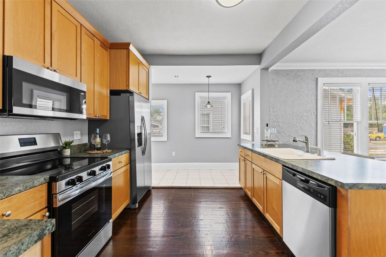 305 W Frierson Avenue , Tampa, FL 33603 Photo