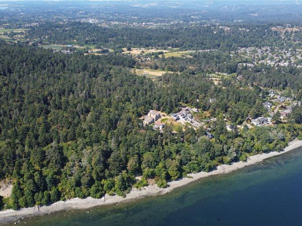 4563 Cordova Bay Rd , Saanich, BC V8X 3V5