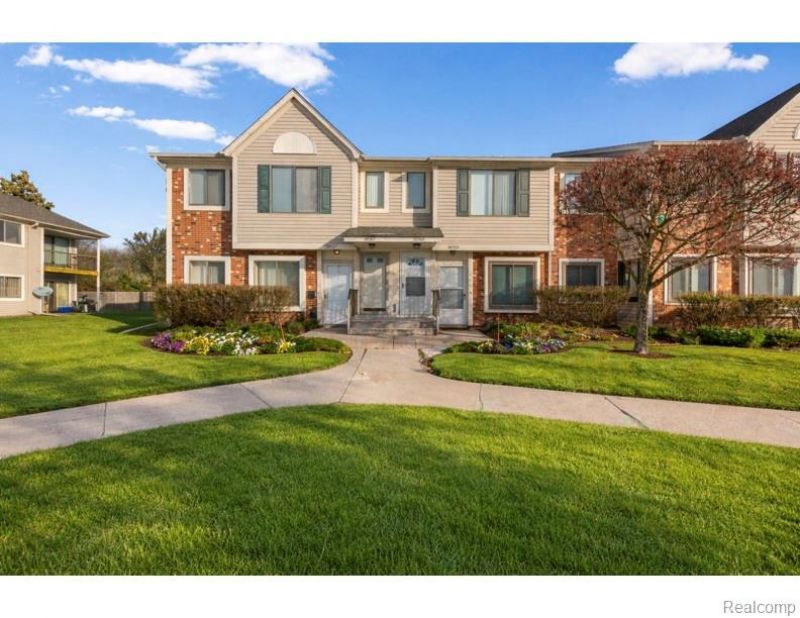 30755 Hidden Pines Lane , Roseville, MI 48066 Main Photo