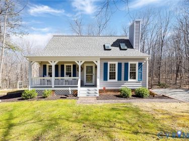 1310 Pine Creek Bluff Drive , Powhatan, VA 23139