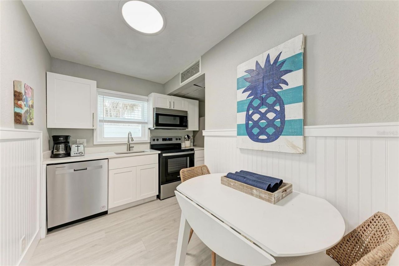 101 25th Street N, Unit 1, Bradenton Beach, FL 34217 Photo