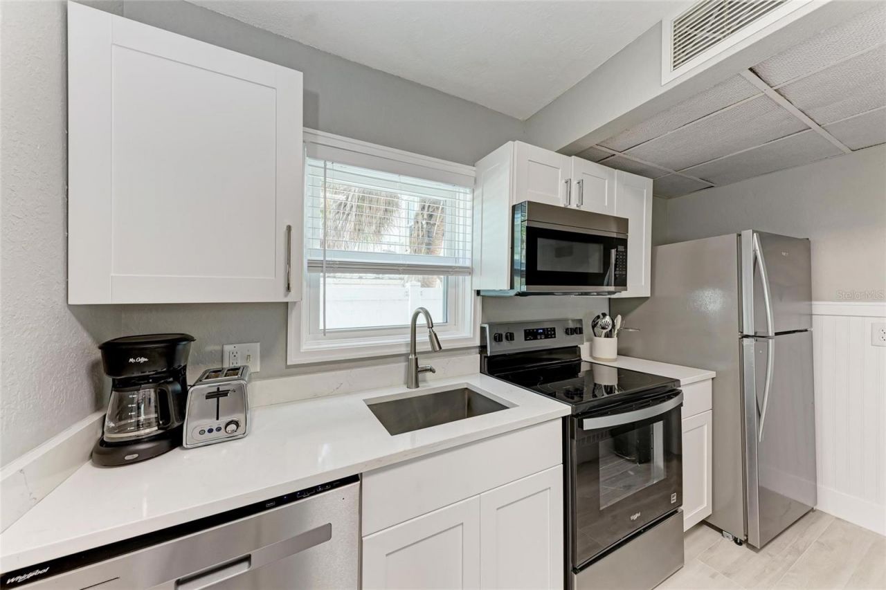 101 25th Street N, Unit 1, Bradenton Beach, FL 34217 Photo