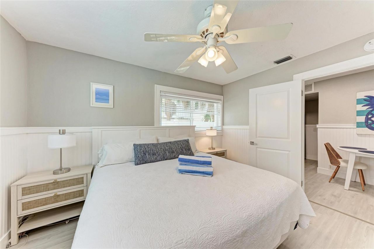 101 25th Street N, Unit 1, Bradenton Beach, FL 34217 Photo