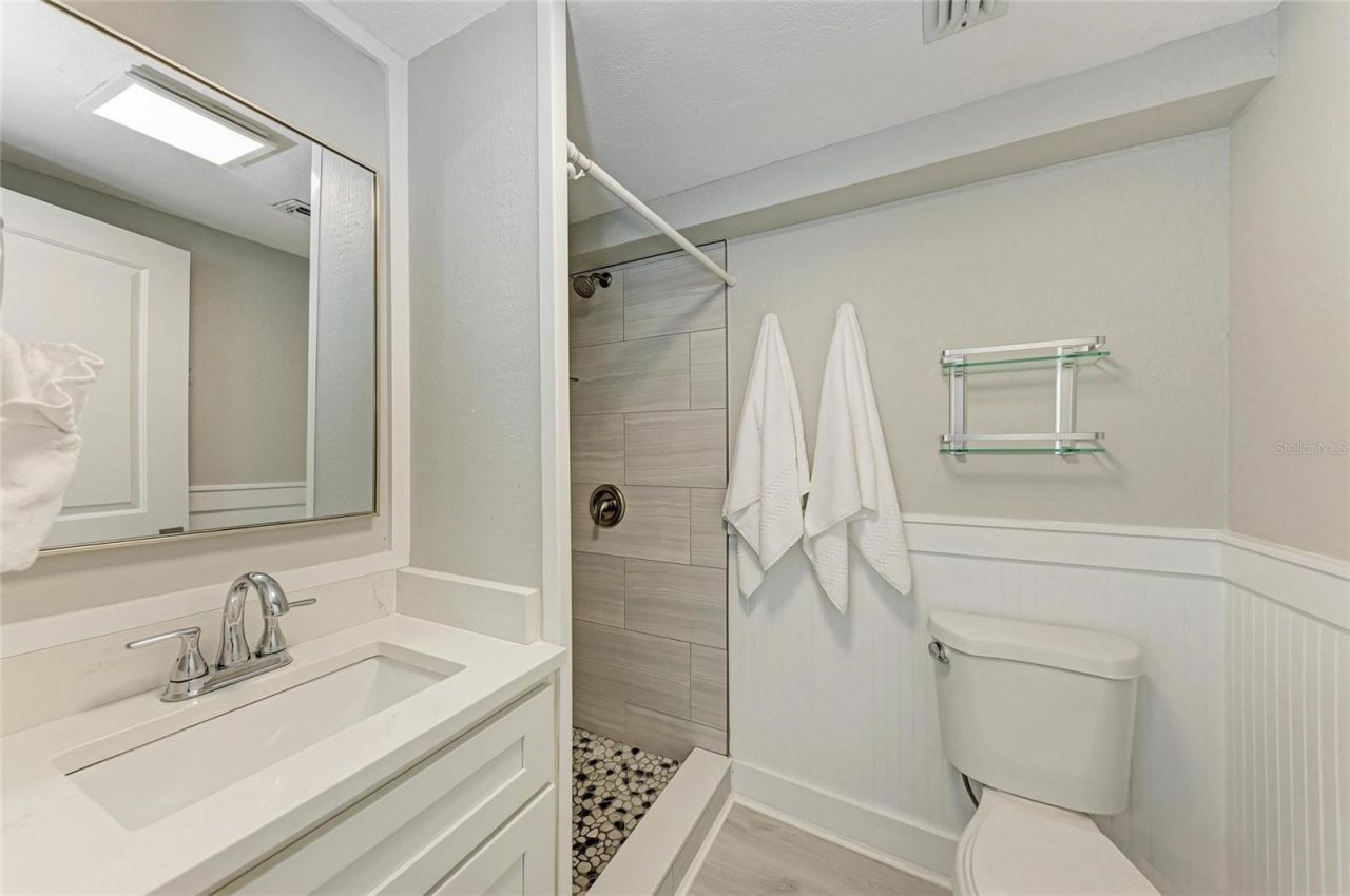 101 25th Street N, Unit 1, Bradenton Beach, FL 34217 Photo