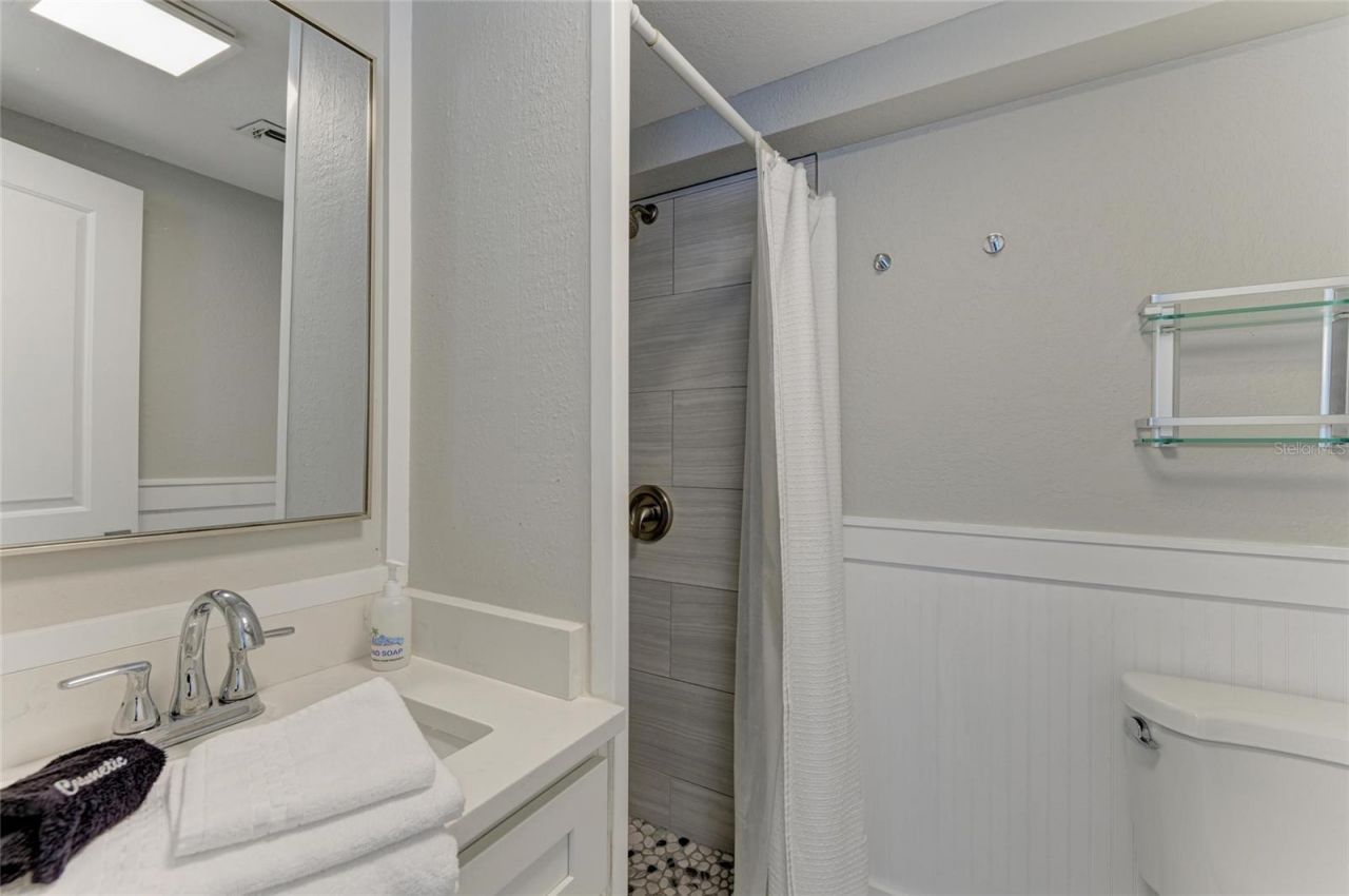 101 25th Street N, Unit 1, Bradenton Beach, FL 34217 Photo