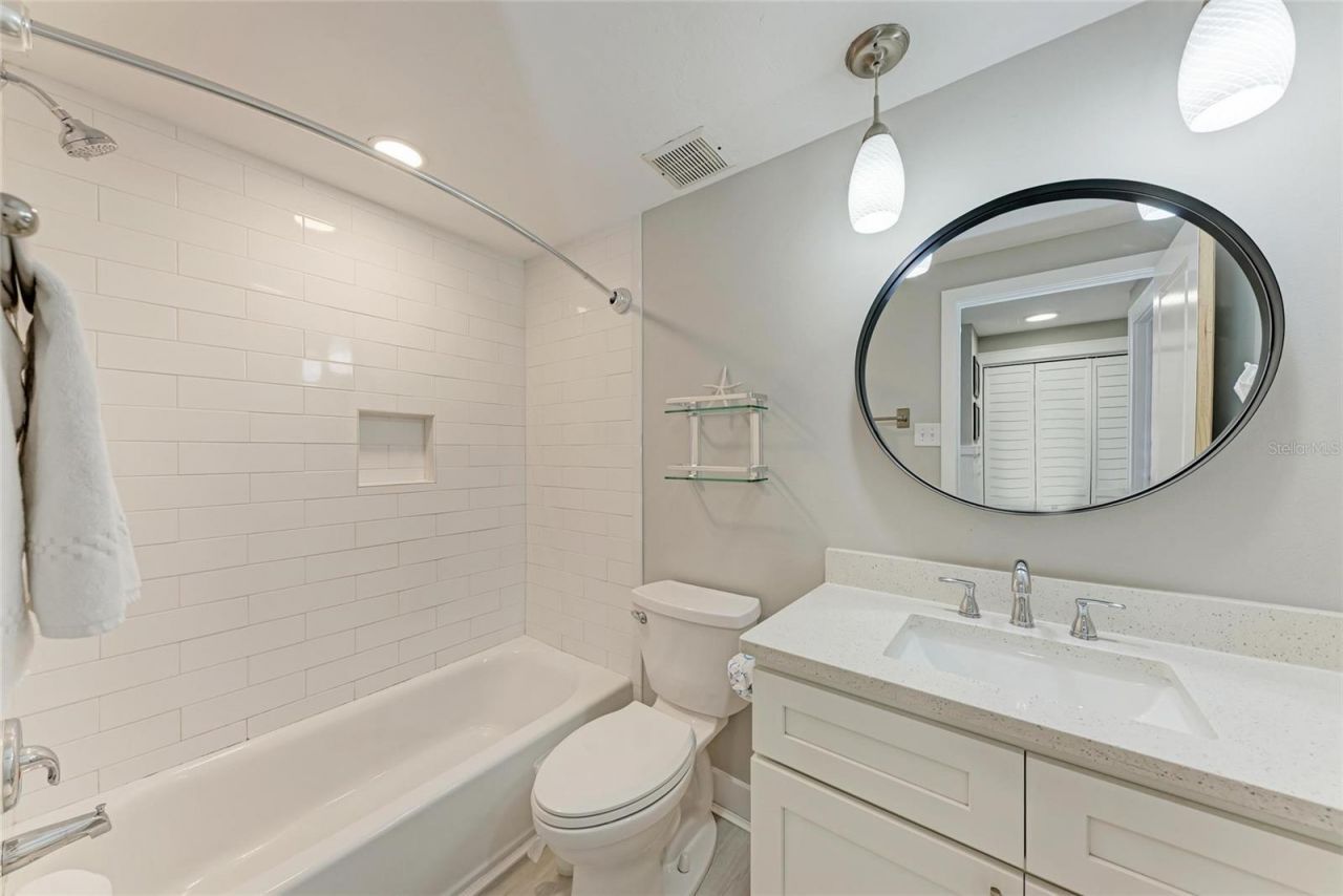 101 25th Street N, Unit 1, Bradenton Beach, FL 34217 Photo