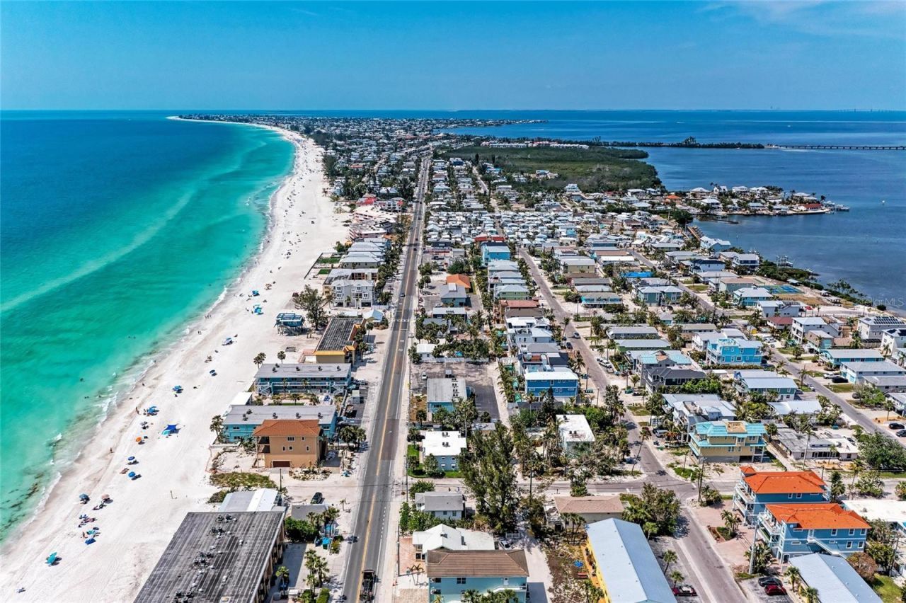 101 25th Street N, Unit 1, Bradenton Beach, FL 34217 Photo