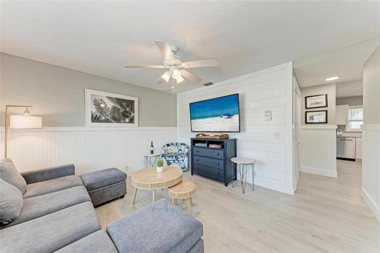 101 25th Street N, Unit 1, Bradenton Beach, FL 34217 Photo