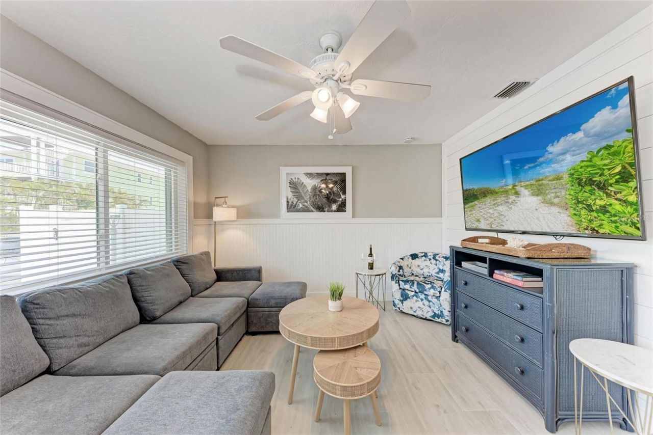 101 25th Street N, Unit 1, Bradenton Beach, FL 34217 Photo