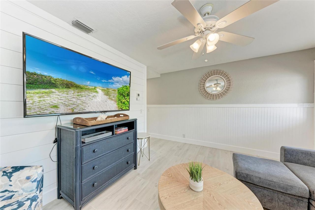 101 25th Street N, Unit 1, Bradenton Beach, FL 34217 Photo