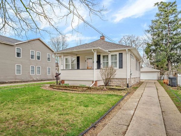 1238 Wauponsee Street , Morris, IL 60450