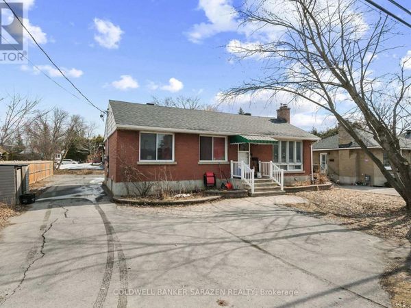911 Blair Road, Ottawa, ON K1J7M8