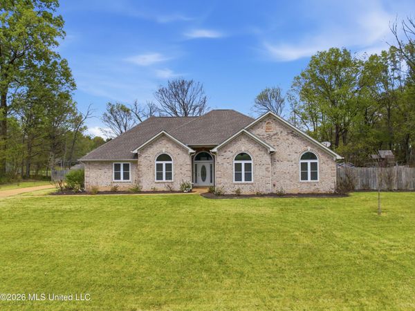 5562 Corey Cove, Horn Lake, MS 38637