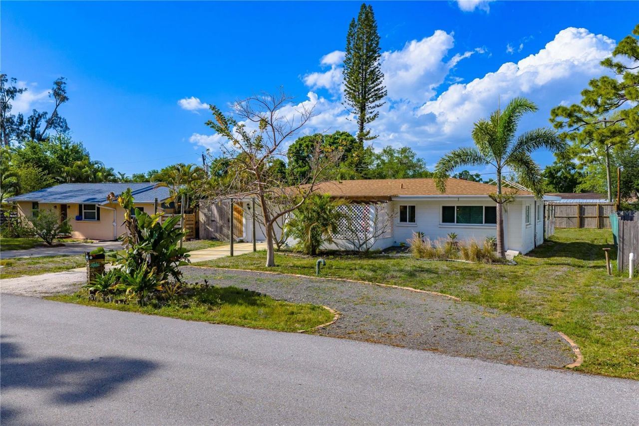 2717 Parma Street , Sarasota, FL 34231 Photo