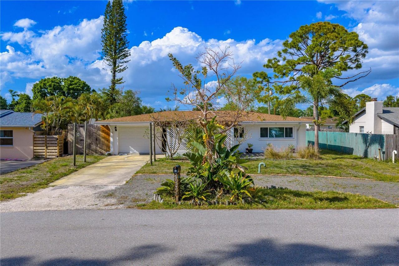 2717 Parma Street , Sarasota, FL 34231 Photo