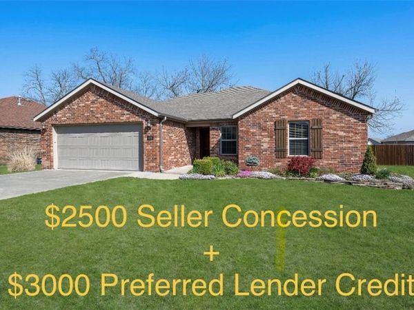 688 Olivia Lane, Centerton, AR 72719