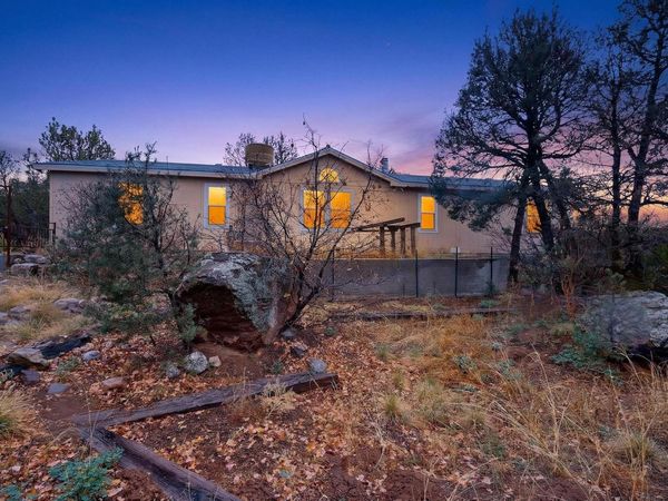 82 Jesse James Road , Edgewood, NM 87015